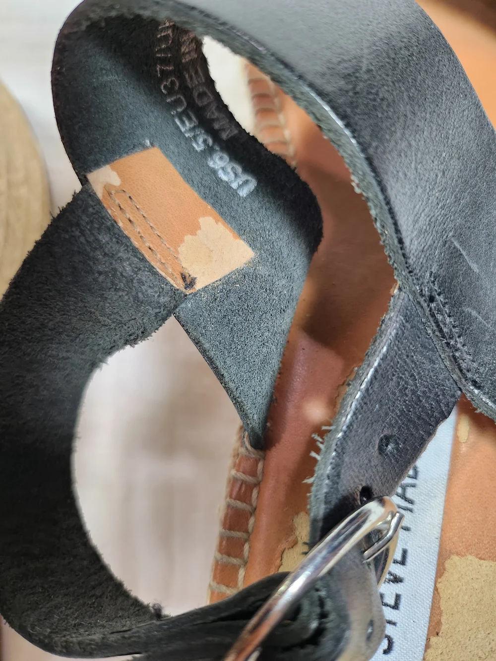 Steve Madden note small